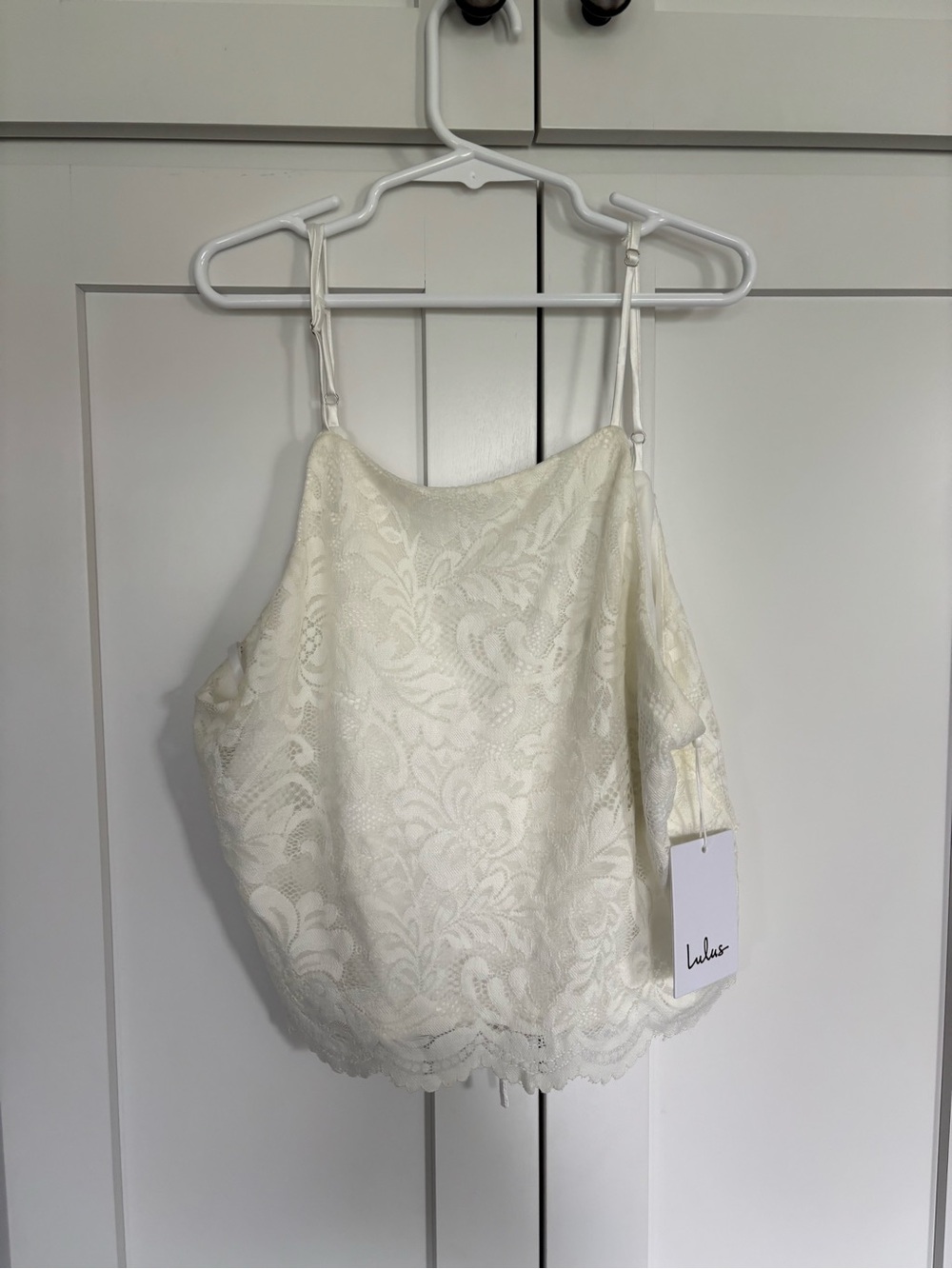 ✨Lulu's Large Ivory‎ Lace Camisole with Scalloped Hem- NWT